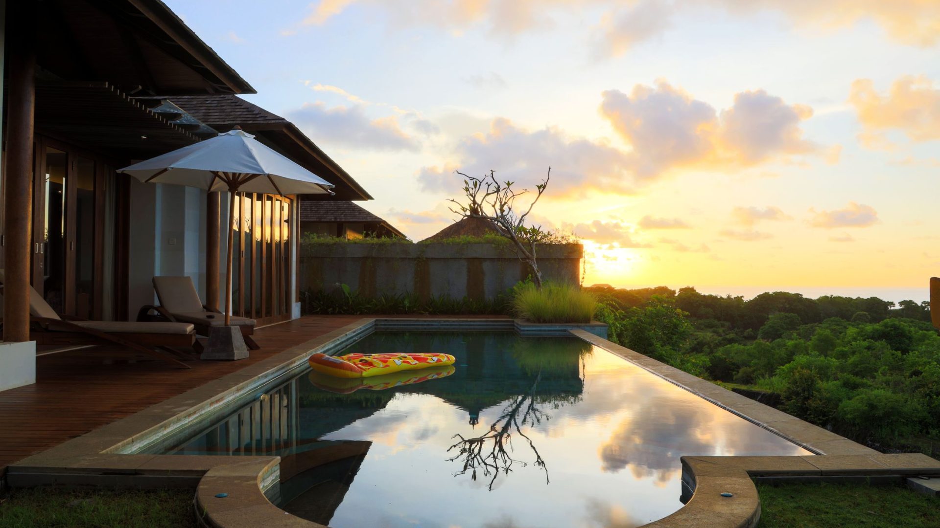 Biệt thự và resort ven biển với chuẩn mực thiết kế, vật liệu và dịch vụ vận hành quốc tế.